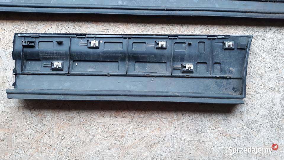 PORSCHE CAYENNE LISTWA DRZWI PRAWA TYŁ PRAWY Zatom Stary sprzedam