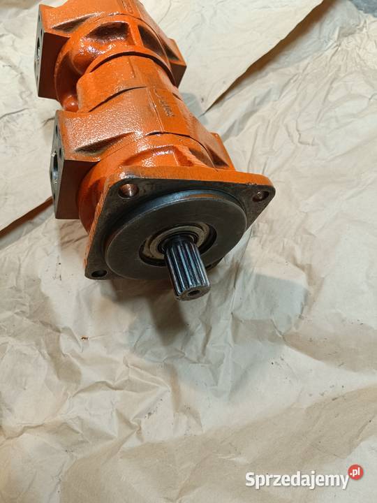 Pompy hydrauliczne z koparki Waryński podwójne Krzepice