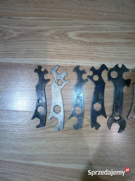 Stare klucze rowerowe z czasów PRL Pozostałe Dobieszowice