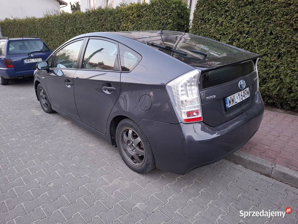 Toyota Prius używana prywatnie udokumentowana Warszawa sprzedam