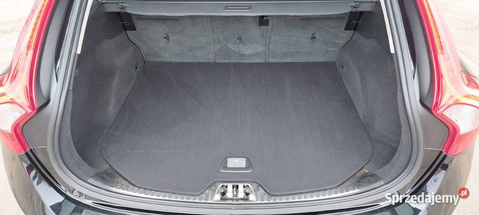Volvo V60 Lift 20 150 D3 xenonskóranavi V60 Słupno