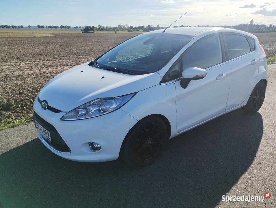 Ford Fiesta MK7 14 benzyna 2010 bogata wersja dolnośląskie Świdnica Polska