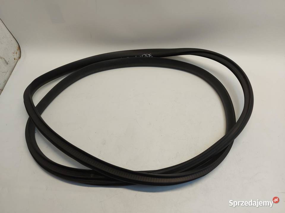 TESLA MODEL Y 2024r USZCZELKA LEWY PRZÓD osobowe