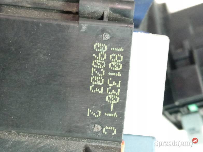 SKRZYNKA BEZPIECZNIKÓW KOMPLET 19 DCI 130