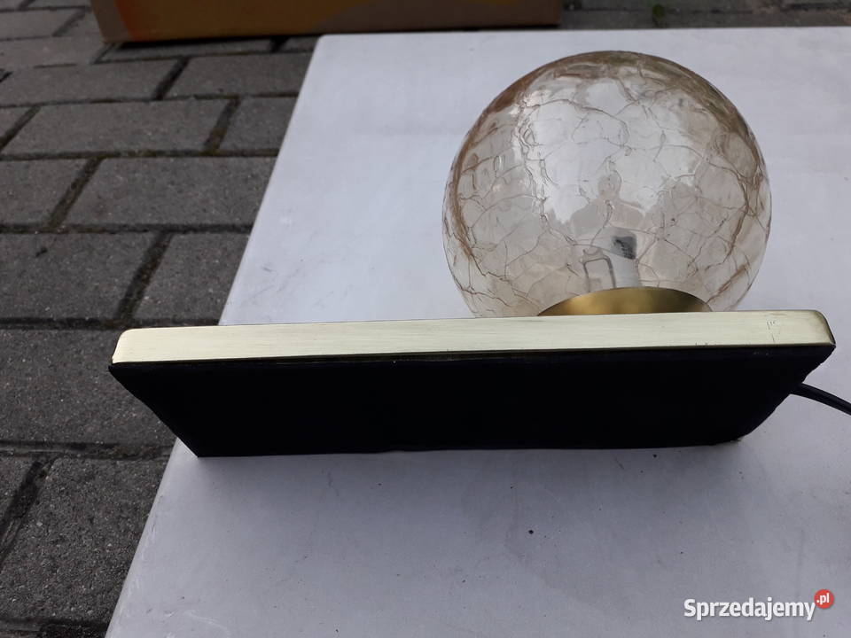 Lampa w stylu stylu midcentury modern