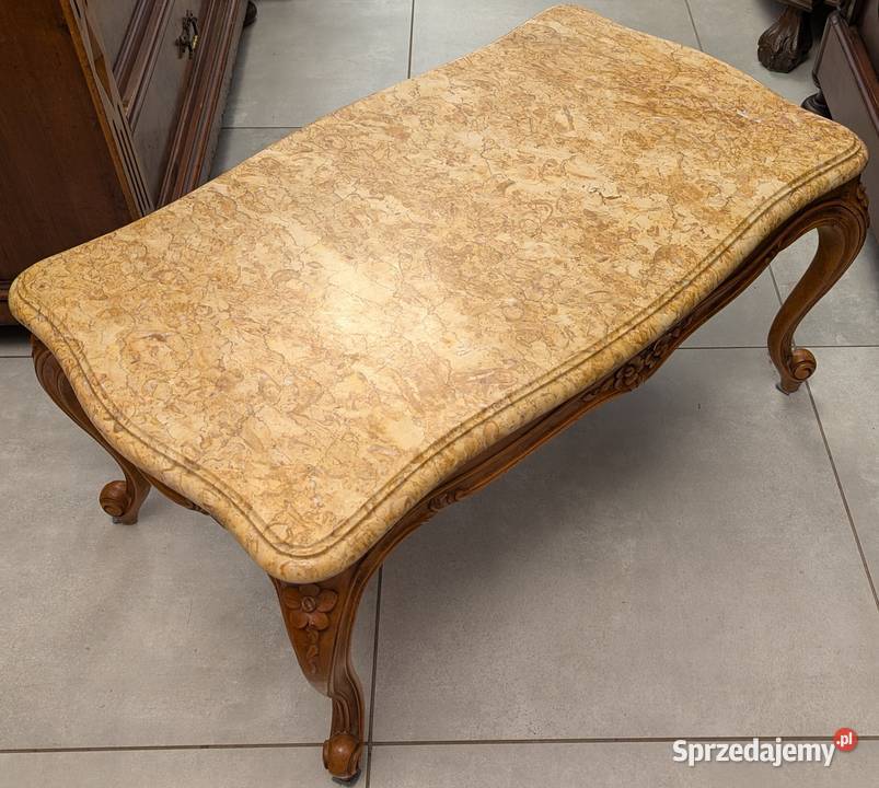 Piękny orzechowy stolik ludwikowski z marmurem