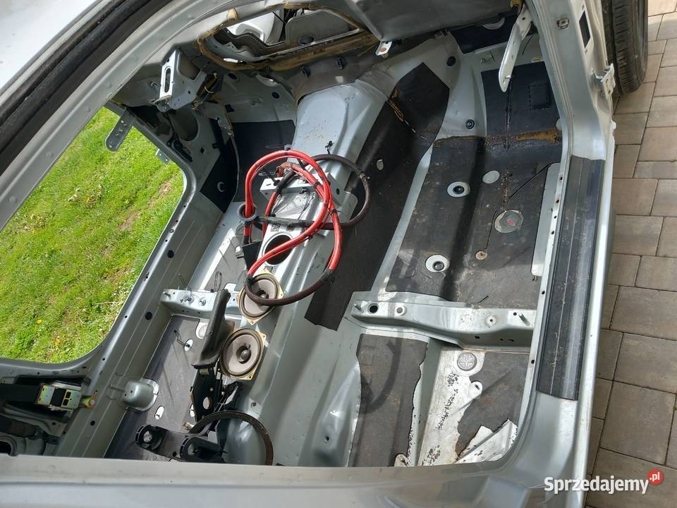 BMW e36 Sedan podłoga progi osobowe Brzozów