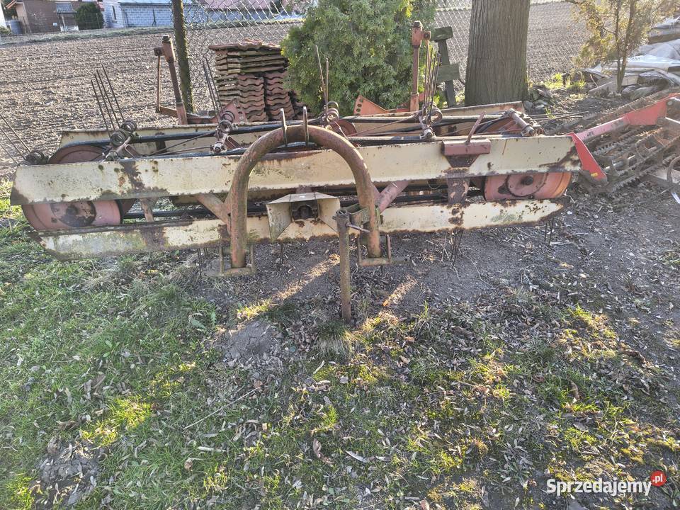 Przewracarka taśmowa Zgrabiarki i przetrząsacze Racławice sprzedam