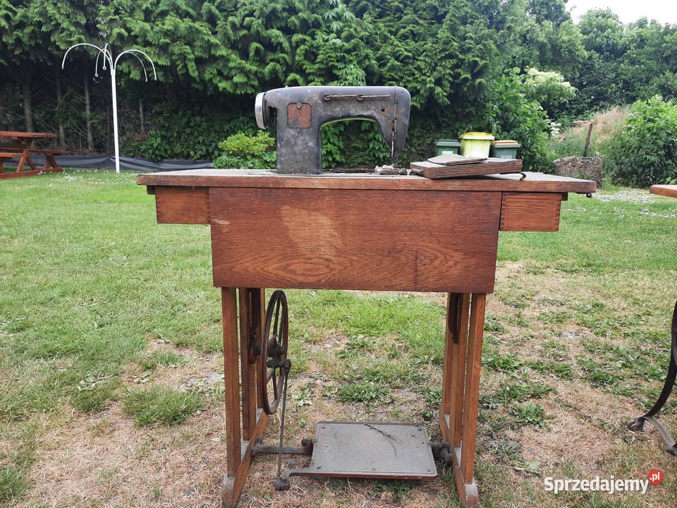 Stare maszyny do szycia Antyki Strojec