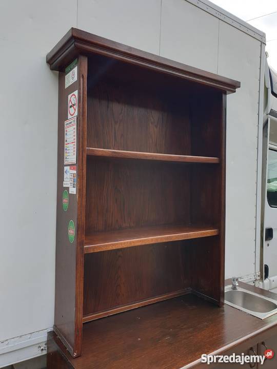 Regał ścienny również jako wyposażenie baru Pszczyna