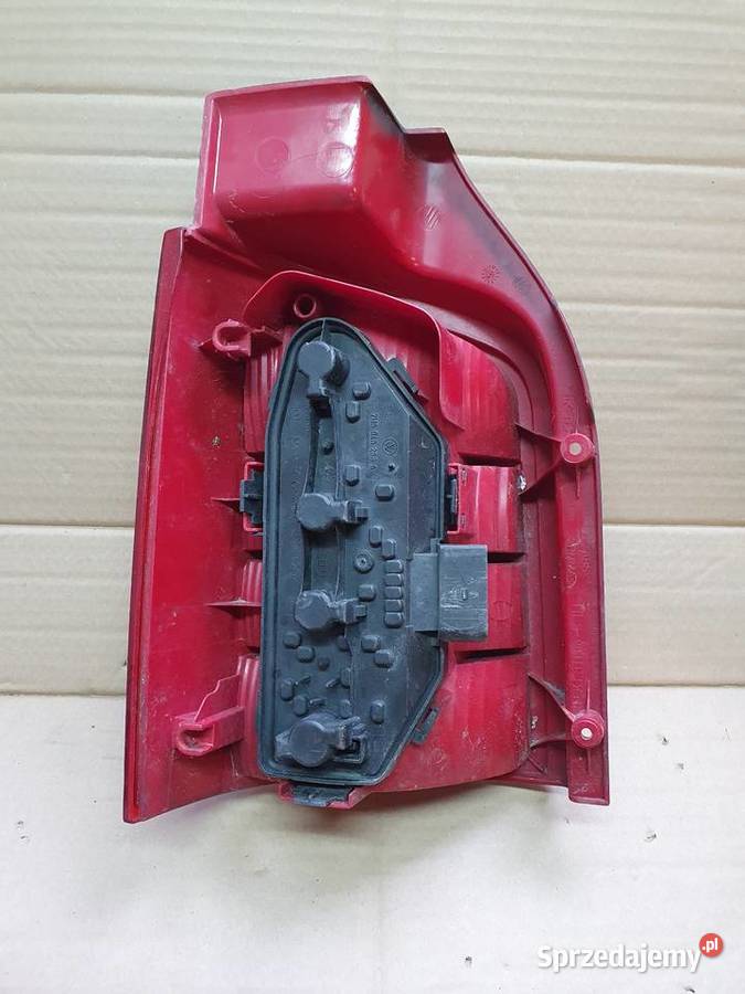 VW TRANSPORTER T5 LAMPA PRAWA TYLNA PRAWY TYŁ Oświetlenie Międzychód