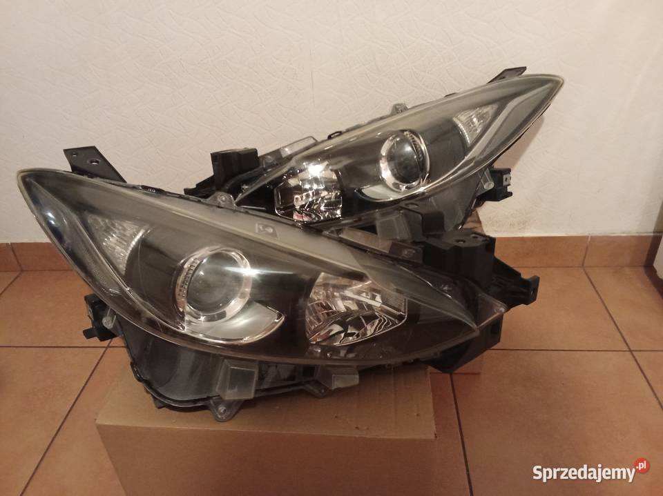 Mazda 3BM20132017r reflektory przednie lewy i Kamieniec Wrocławski