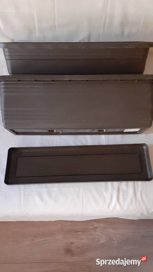 Skrzynki balkonowe na parapet okienny