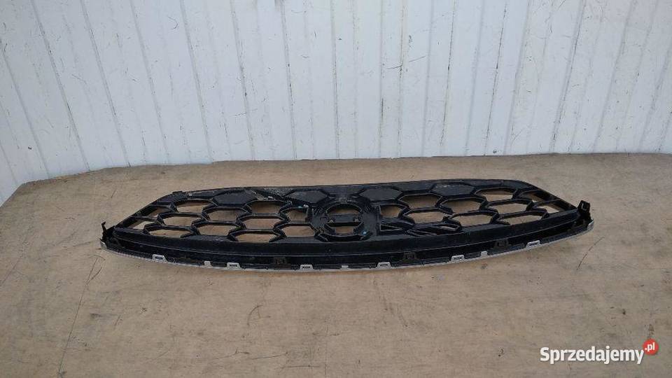 VOLVO XC40 GRILL ATRAPA sprzedam