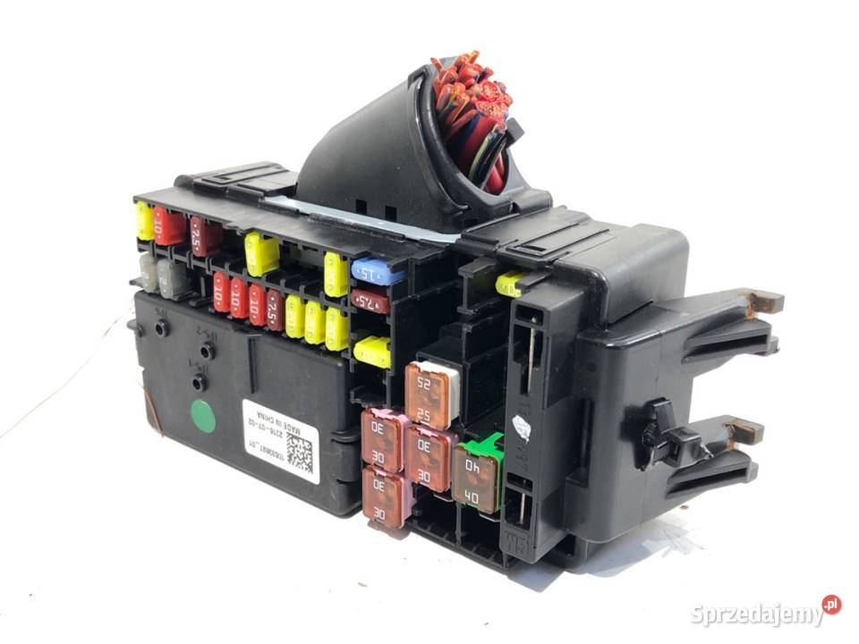 SKRZYNKA BEZPIECZNIKÓW OPEL ASTRA K 15533697