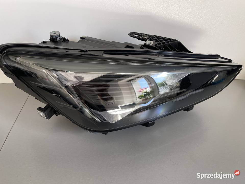 CUPRA FORMENTOR LIFT PRAWA LAMPA FULL LED Ostroróg