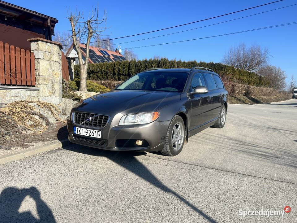 Volvo V70 20 benzyna MOMENTUM model 2009 sprowadzony V70 Kielce