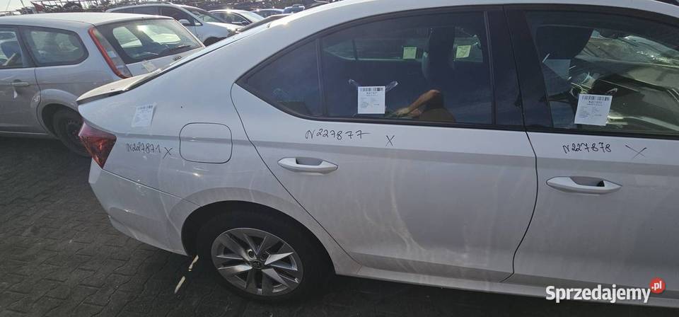 ĆWIARTKA BŁOTNIK PRAWY TYŁ SKODA OCTAVIA IV LF9E Lipno