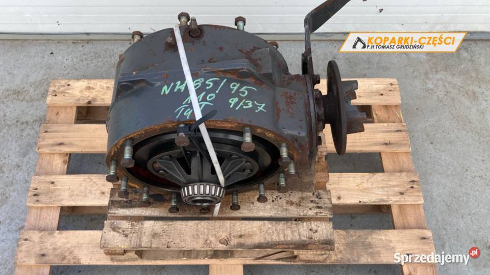 Środkowa obudowa mostu tylnego Holland LB 85 110