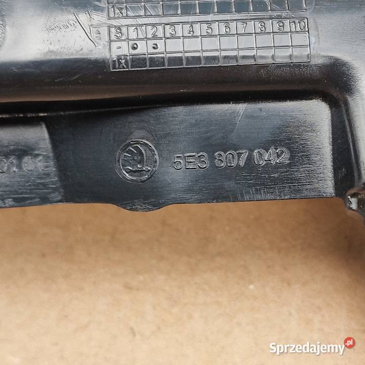 SKODA OCTAVIA IV 4 ŚLIZG ZDERZAKA PRZÓD PRAWY Bieleń sprzedam