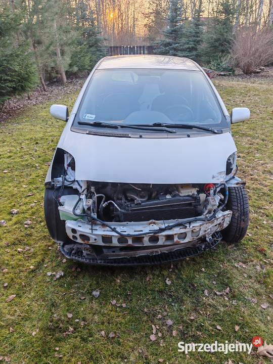 Toyota Yaris 10 benzyna Dębe Wielkie