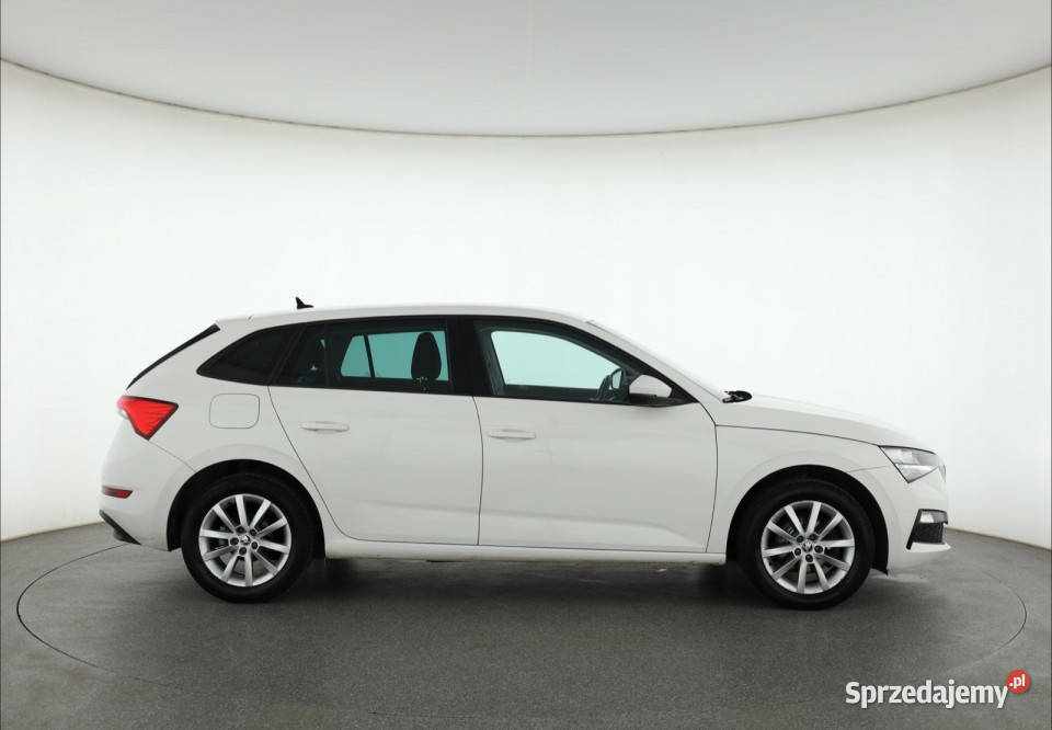 Skoda Scala 10 TSI światła przeciwmgielne