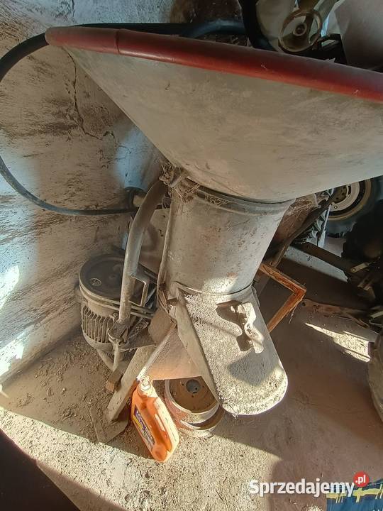 Śrutownik bijakowy BĄK Kitnowo