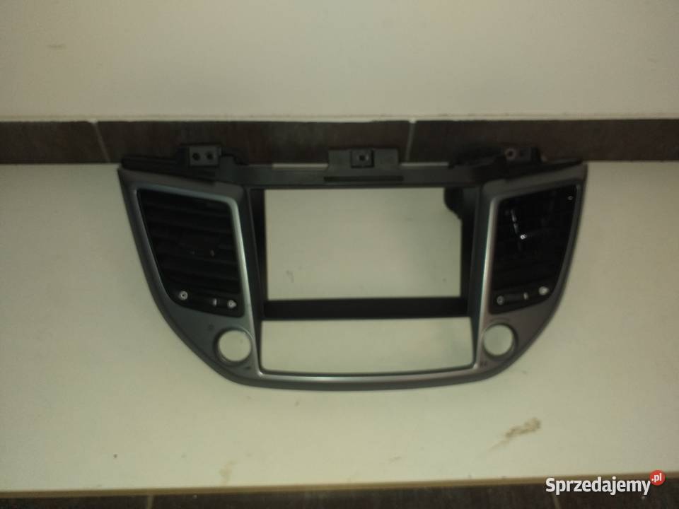 RAMKA RADIA HYUNDAI TUCSON III 1518 Deski rozdzielcze, konsole