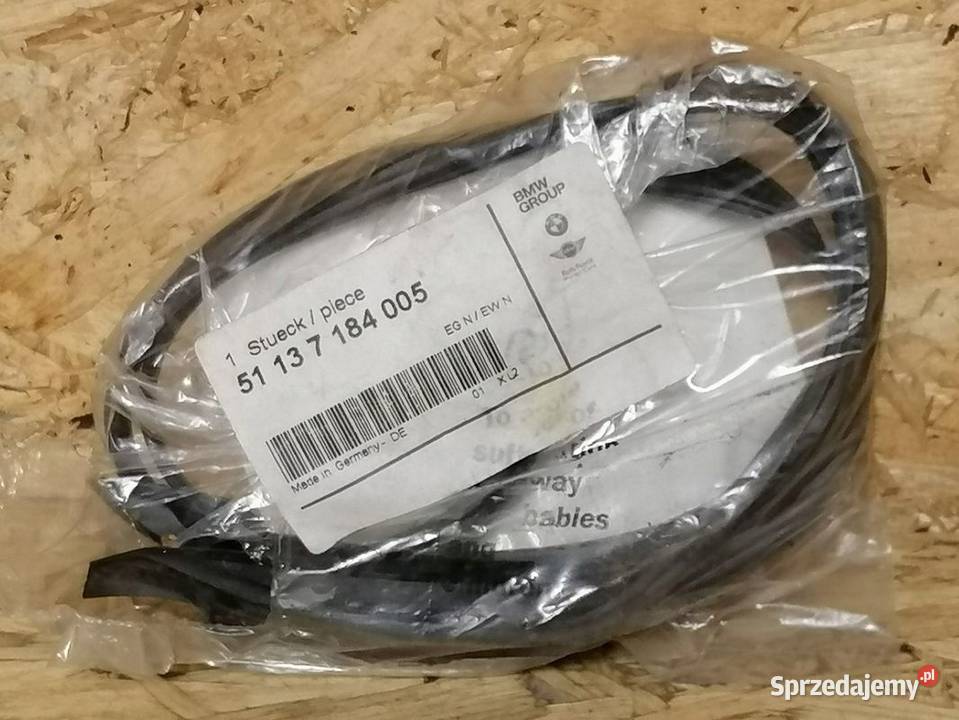 BMW E90 E91 USZCZELKA LEWA LISTWY SZYBY CZOŁOWEJ Pleszew