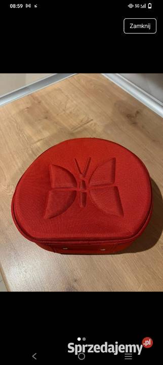 Piękny czerwony kuferek z lusterkiem nowy z Gdańsk
