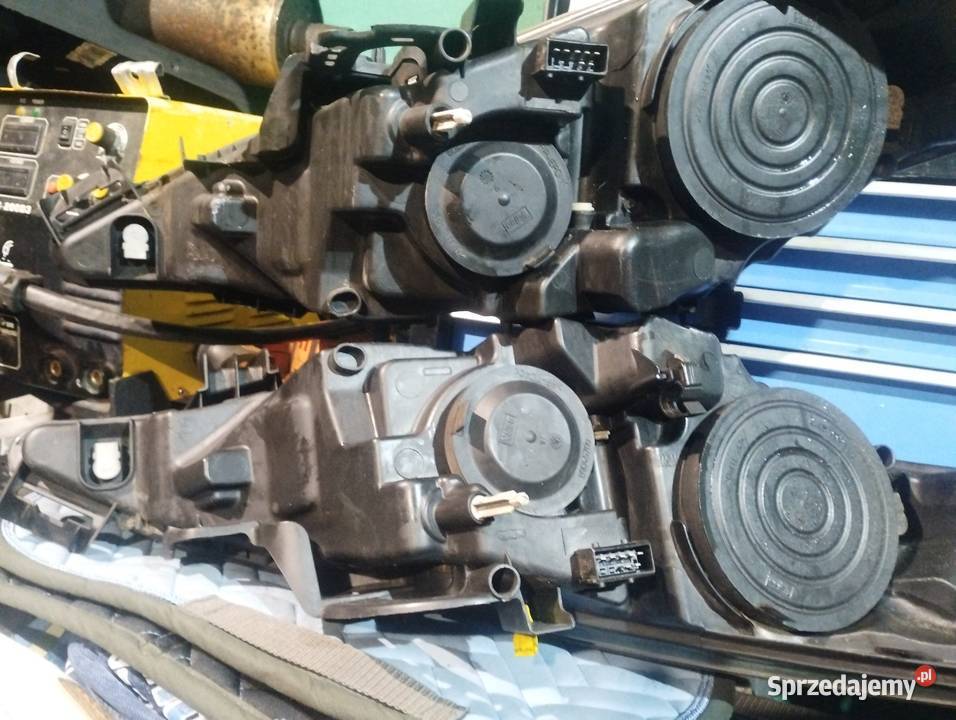 Lewy i prawy reflektor lampa przód peugeot 207 osobowe lubuskie Szprotawa