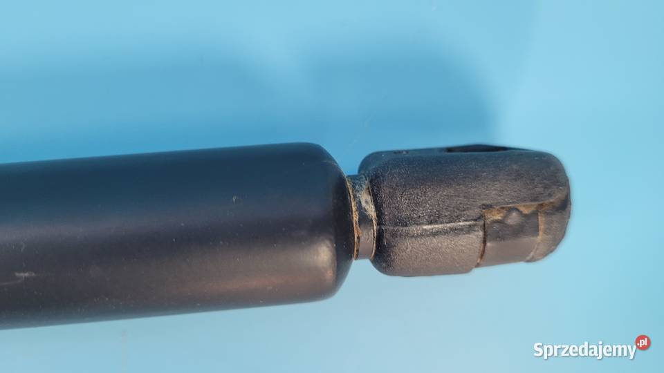 CASE IH PUMA 145 12r SIŁOWNIK GAZOWY MASKI Kolno