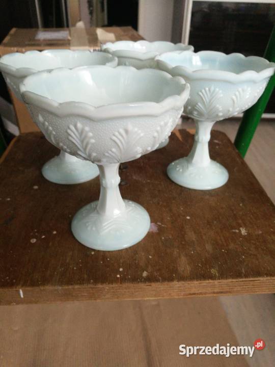 Pucharki palemki lattimo prl Porcelana i szkło Choszczno