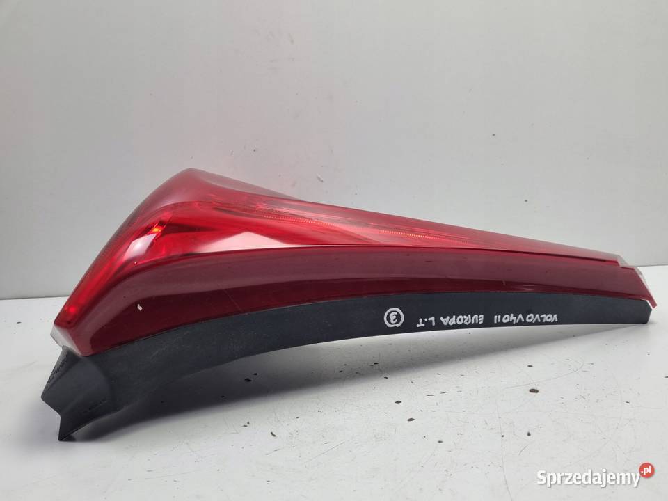 LAMPA Volvo V40 II 1216r TYLNIA TYLNA lewy tył