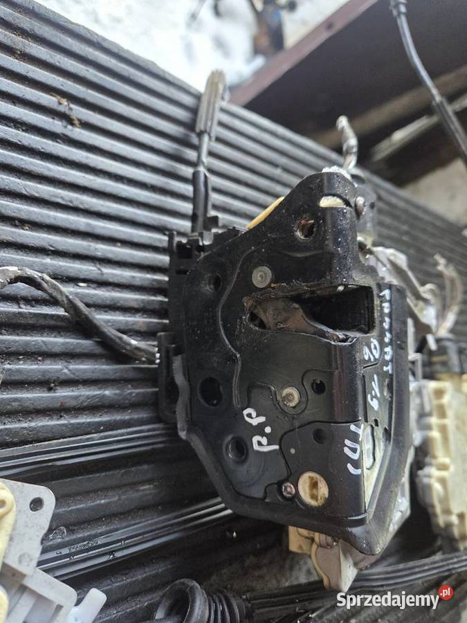 Zamki drzwi Passat b6 Łagów