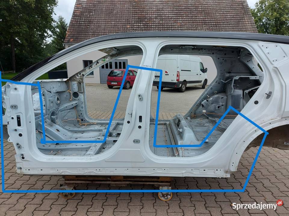 RENAULT Scenic ETech V 5 Słupek próg lewy BIXUI osobowe
