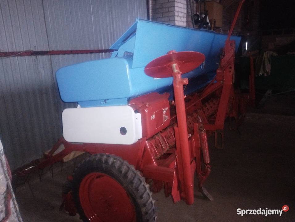 Siewnik isaria nieuszkodzony świętokrzyskie Lipnik sprzedam