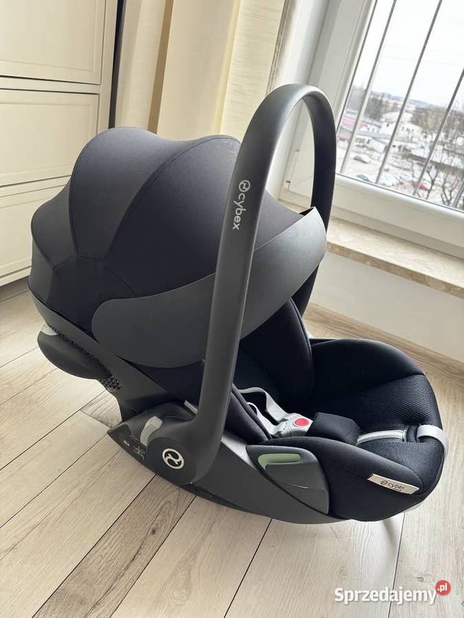 Fotel samochodowy Cybex z bazą obrotową i sprzedam