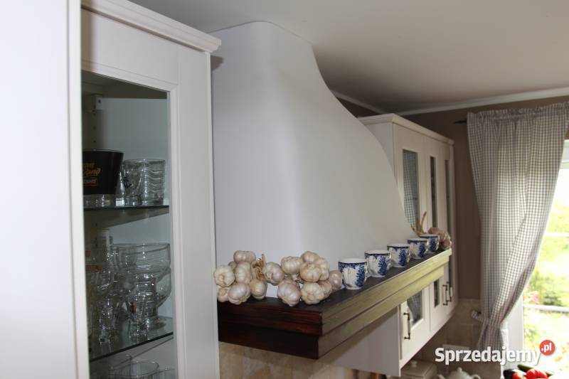 Okap kuchenny na wymiar przyścienny