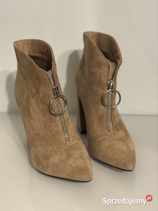 Beżowe botki na obcasie DeeZee z zamkiem i inna mazowieckie Pruszków