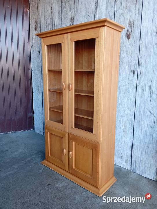 wysoka witryna 347 Byczyna