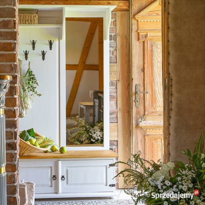 Biała garderoba drewniana z lustrem GAB 02 Maków Podhalański