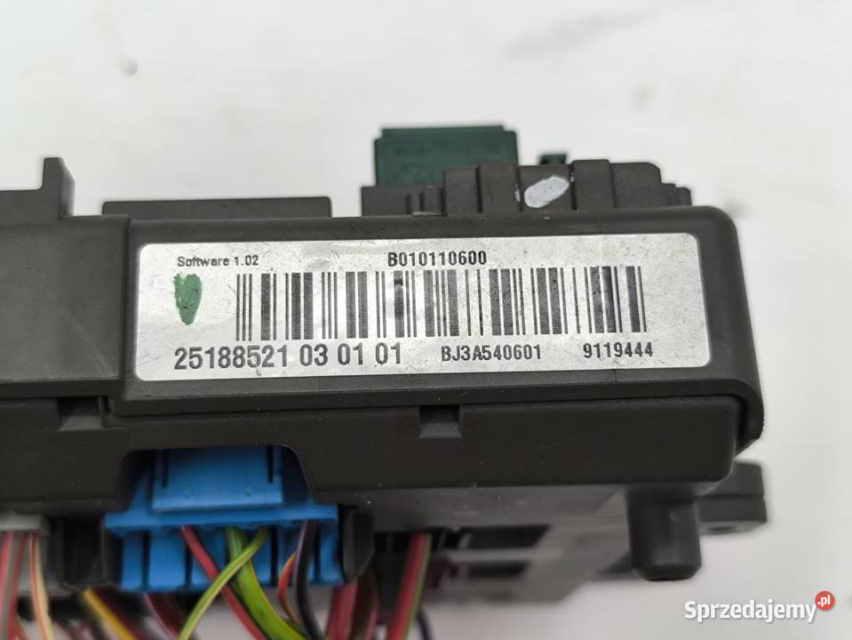 SKRZYNKA BEZPIECZNIKÓW BMW 1 E87 E81 LIFT 16 Skrzynki bezpieczników sprzedam