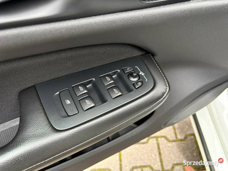 Volvo V60 T5 250 Podgrzewane fotele i kierownica nawigacja Lipówki
