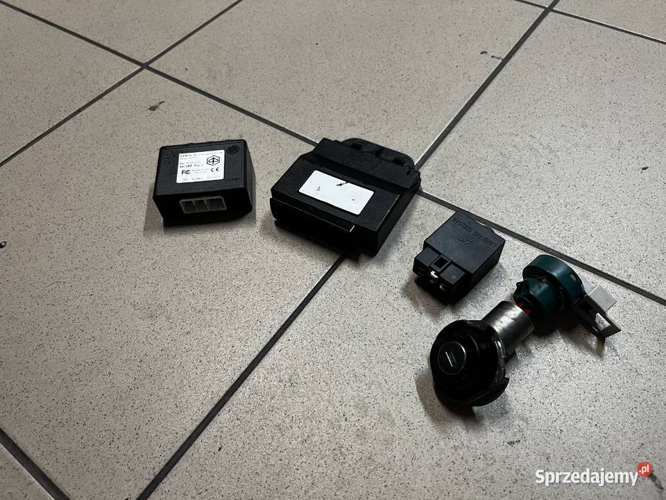Moduł zapłonowy stacyjka antena Piaggio XEVO 125