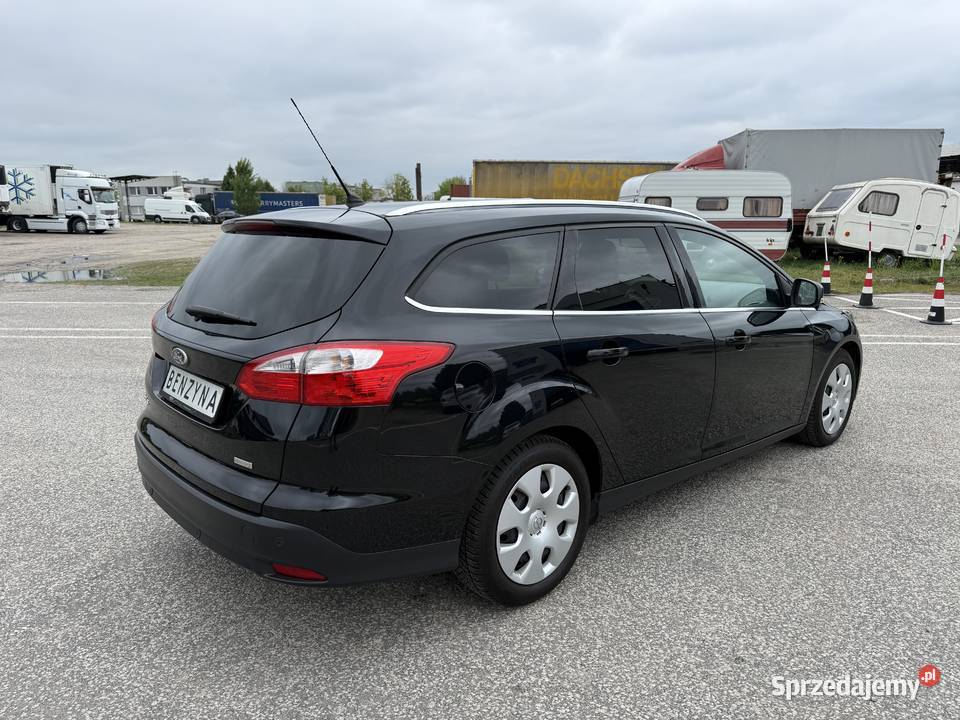Ford Focus BENZYNA Klimatronik Nawigacja światła LED wielkopolskie sprzedam