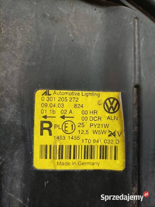 LAMPA PRZÓD PRAWA XENON EU 0301205272 VW