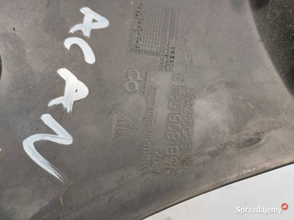 PORSCHE MACAN S 95B Osłona komory silnika prawa Osłony silnika