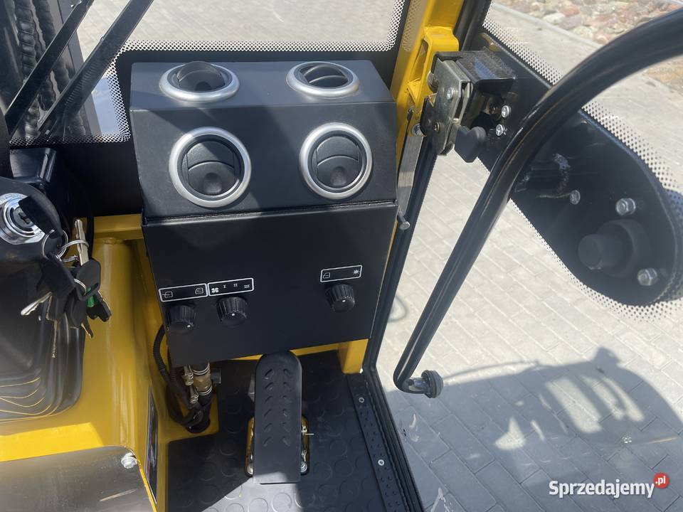 Nowa Ładowarka przegubowa EUROTRAC W12S silnik