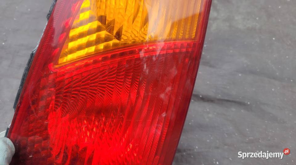 FORD FOCUS I MK1 LAMPA PRAWA TYLNA PRAWY TYŁ